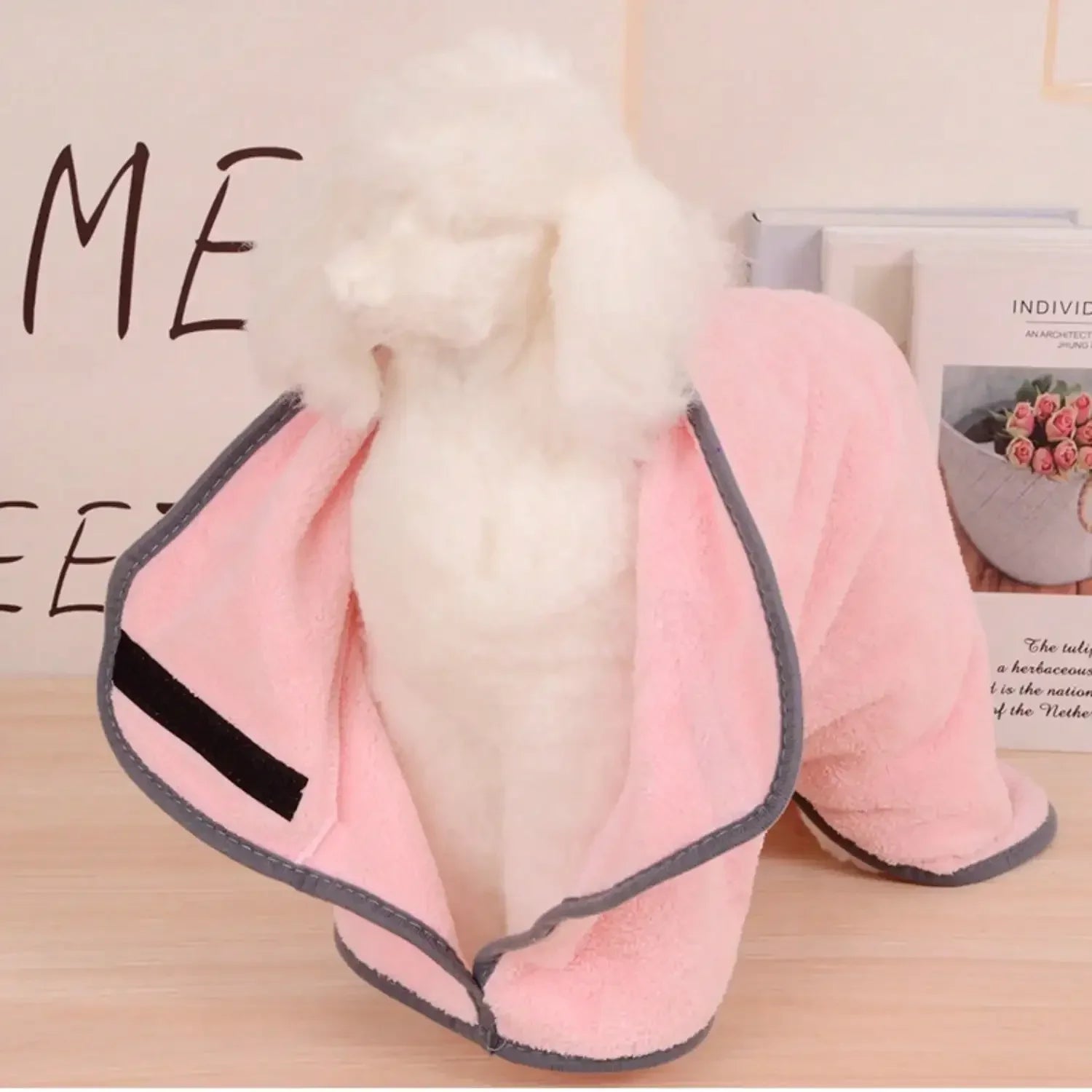 Dog Bathrobe Super Absorbent Coral Fleece Bathrobe Dry Hair Quickly, Warm and Comfortable Soft Dog Drying Jacket